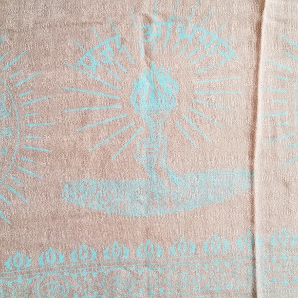 New wool and silk Om symbol scarf - Picture 8 of 8